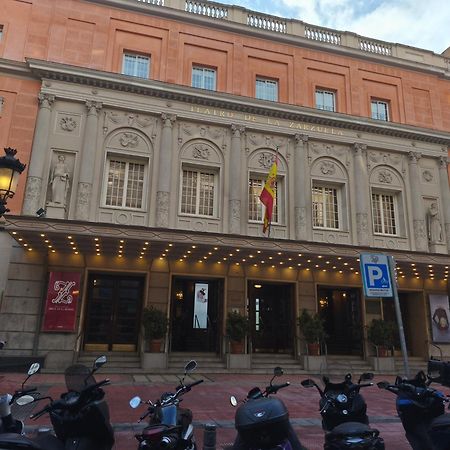 Hostel Latimoamericano Masculino Мадрид Екстер'єр фото